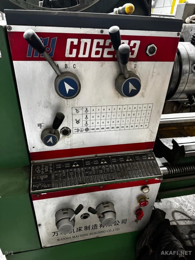 À vendre : tour automatique à fileter